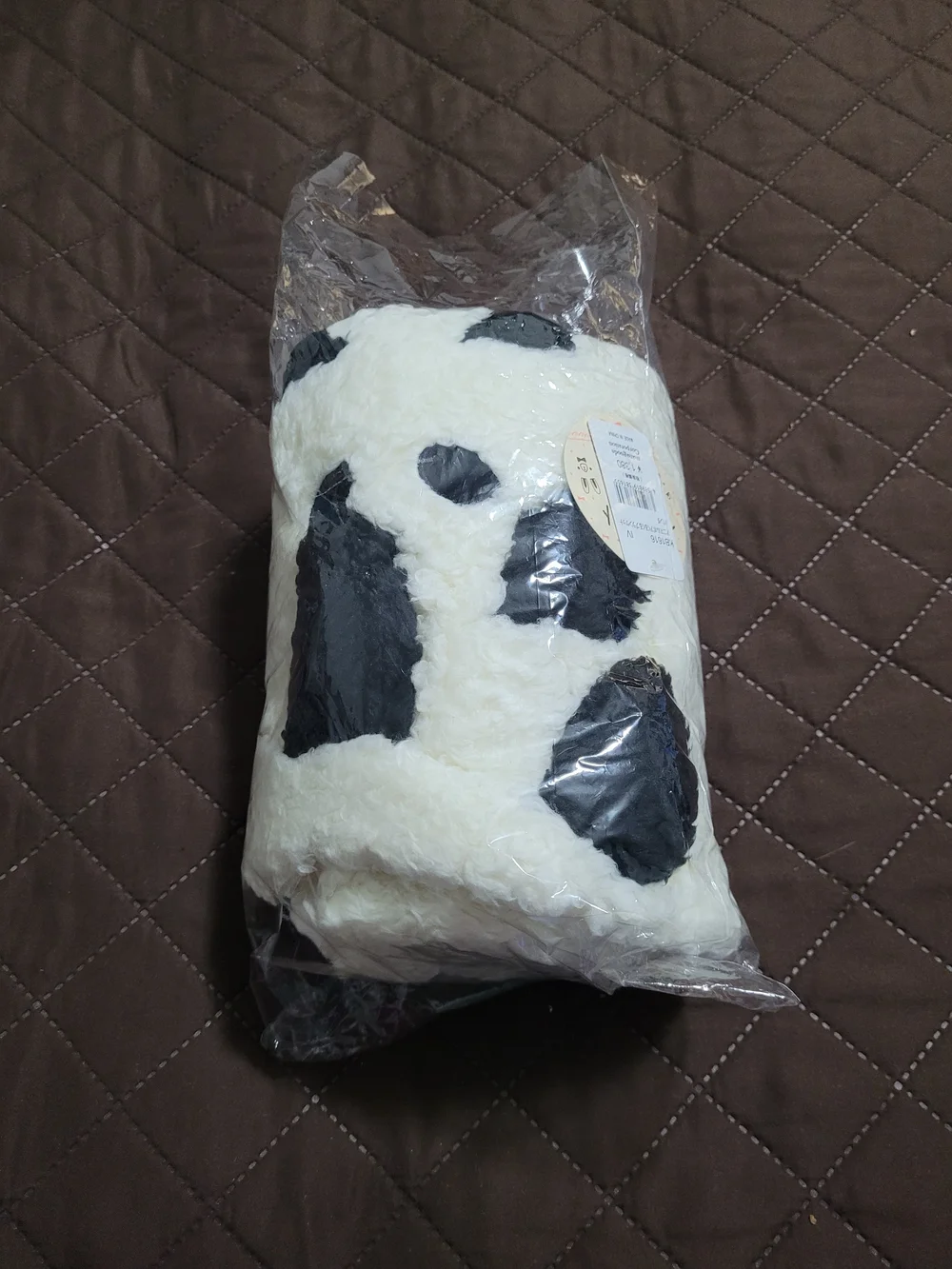 NWT. Plush Panda Kids Plush Blanket - White & Black